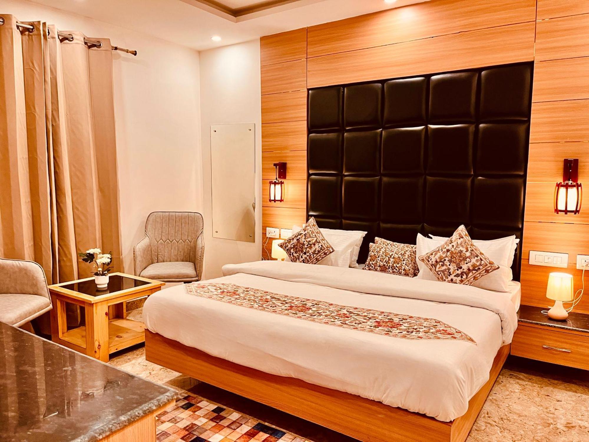 Hotel Classic Crown - #Scenic Mountain View #Open Terrace #Parking #Premium Rooms With Balcony #Guest Preferred #Best Selling Hotel In Masuri Exterior foto