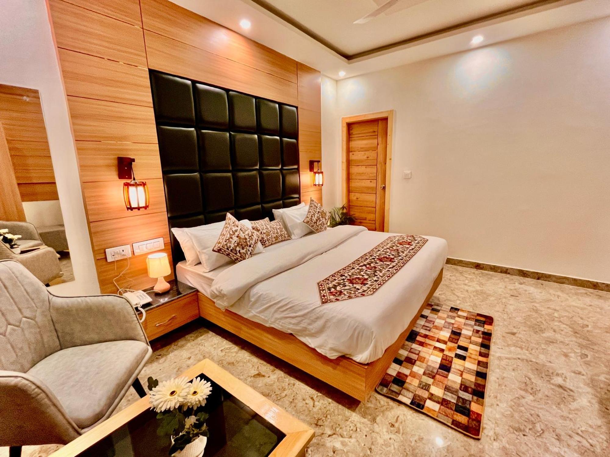Hotel Classic Crown - #Scenic Mountain View #Open Terrace #Parking #Premium Rooms With Balcony #Guest Preferred #Best Selling Hotel In Masuri Exterior foto