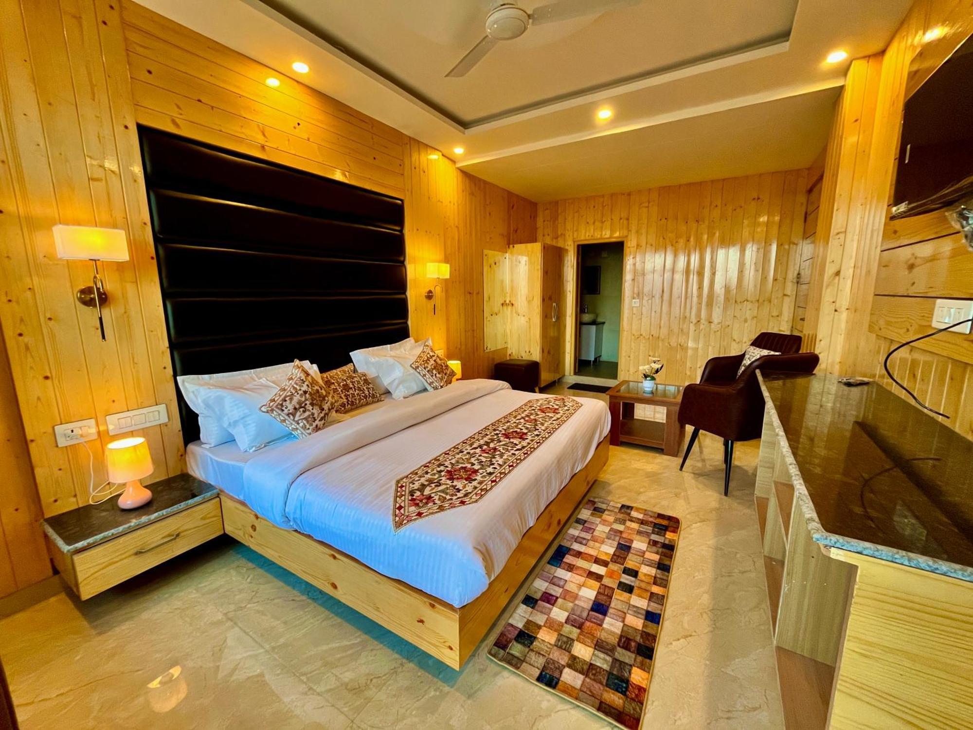 Hotel Classic Crown - #Scenic Mountain View #Open Terrace #Parking #Premium Rooms With Balcony #Guest Preferred #Best Selling Hotel In Masuri Exterior foto